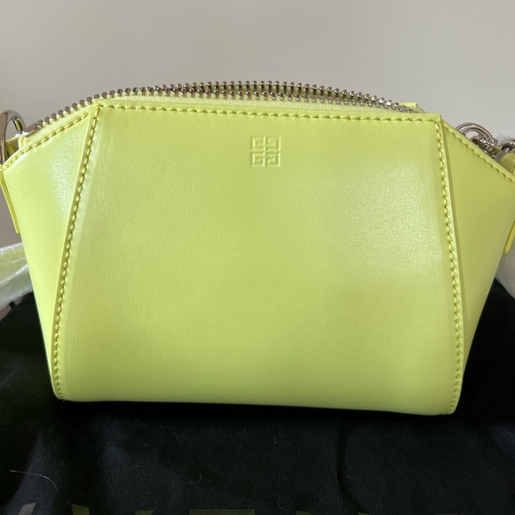 Givenchy Antigona leather nano stachel bag - Picture 4 of 14